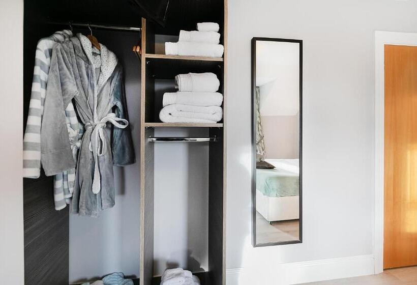 بنسيون Caravogue House