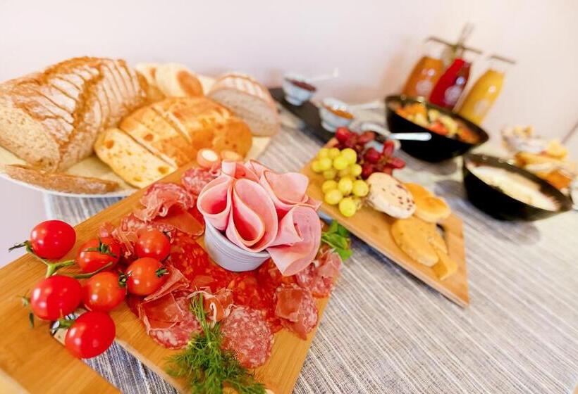 بنسيون Caravogue House