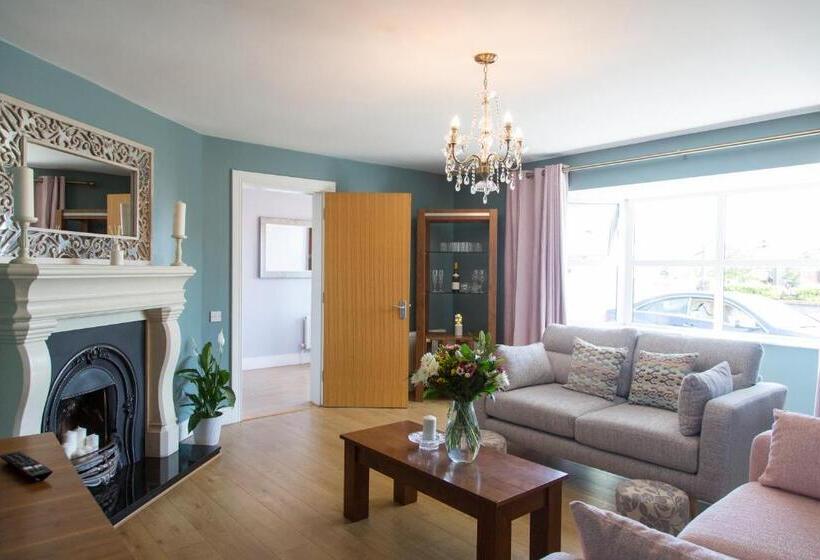 بنسيون Caravogue House