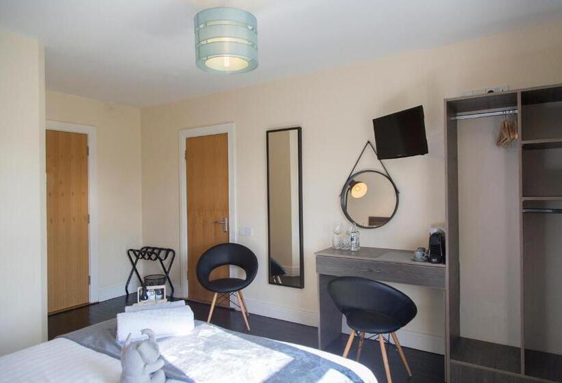 بنسيون Caravogue House