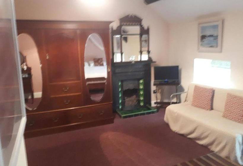 膳宿费 Castlemorris House