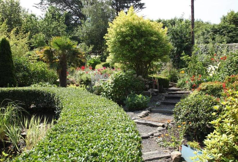 פנסיון Roscaoin House