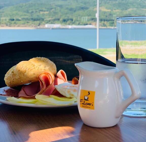 Riviera By Queens Hotel And Resort