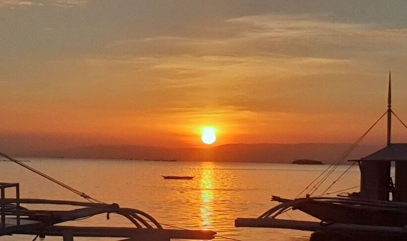 هتل Alona Beach Side Inn