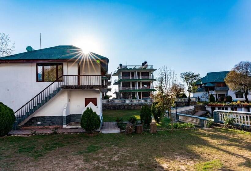 בית מלון כפרי Himgiri Resorts N Spa