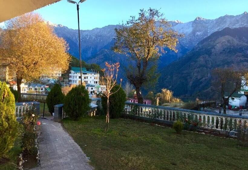 בית מלון כפרי Himgiri Resorts N Spa