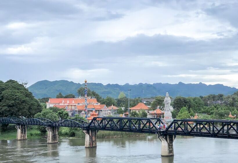 호텔 Monaz River Kwai Kanchanaburi