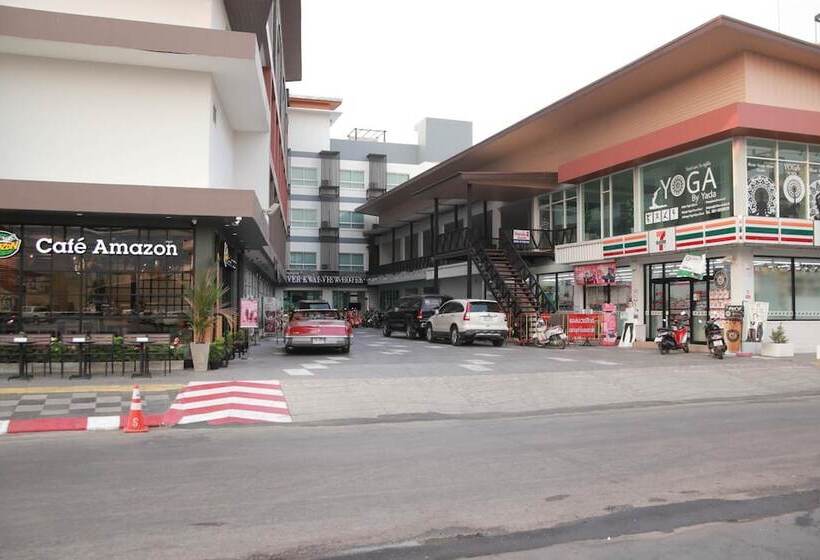 호텔 Monaz River Kwai Kanchanaburi