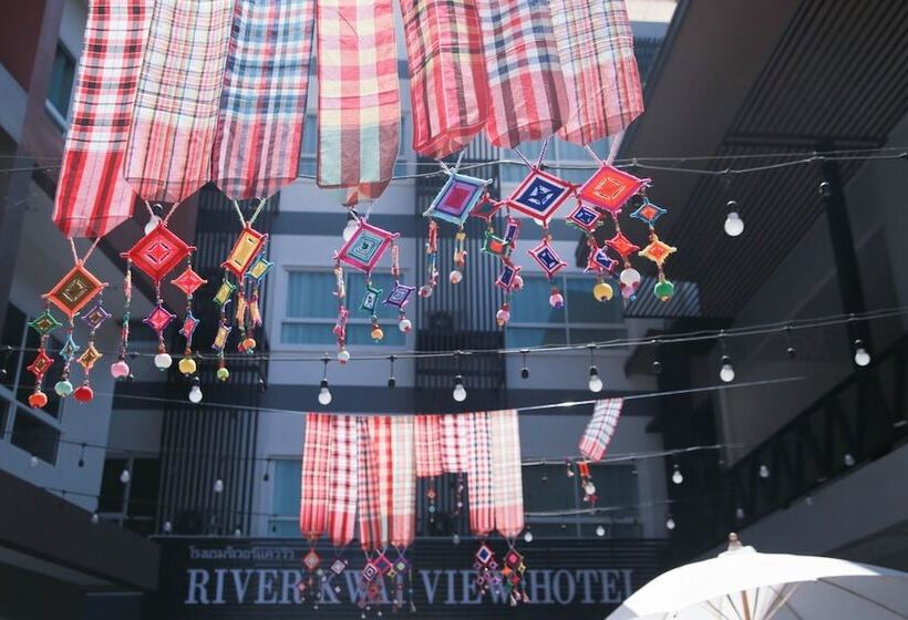 호텔 Monaz River Kwai Kanchanaburi