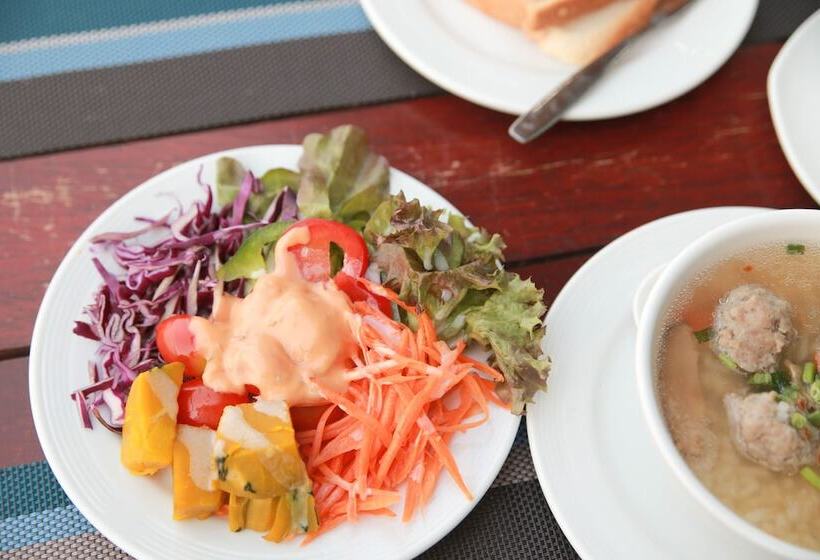 호텔 Monaz River Kwai Kanchanaburi