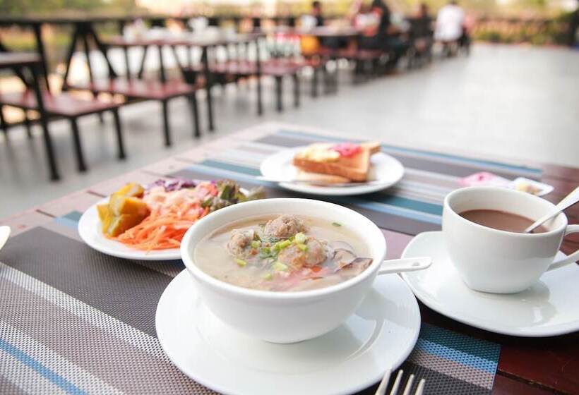 호텔 Monaz River Kwai Kanchanaburi