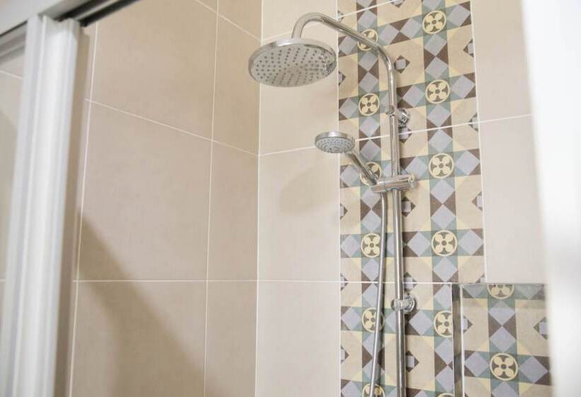 호텔 Monaz River Kwai Kanchanaburi