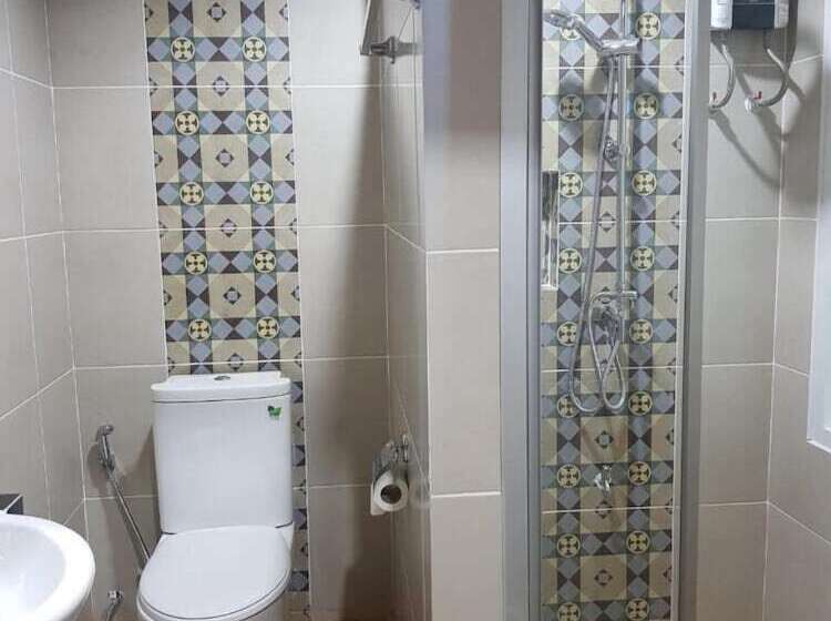 호텔 Monaz River Kwai Kanchanaburi