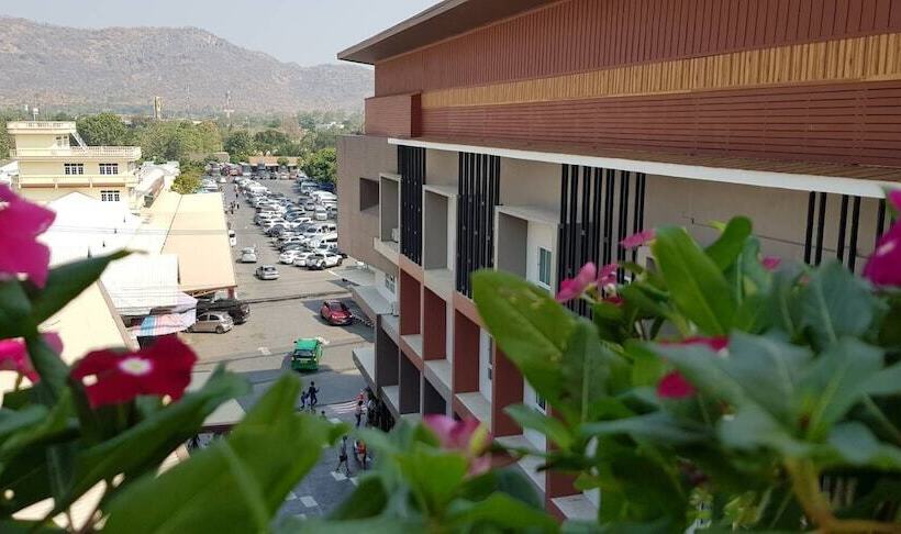 호텔 Monaz River Kwai Kanchanaburi