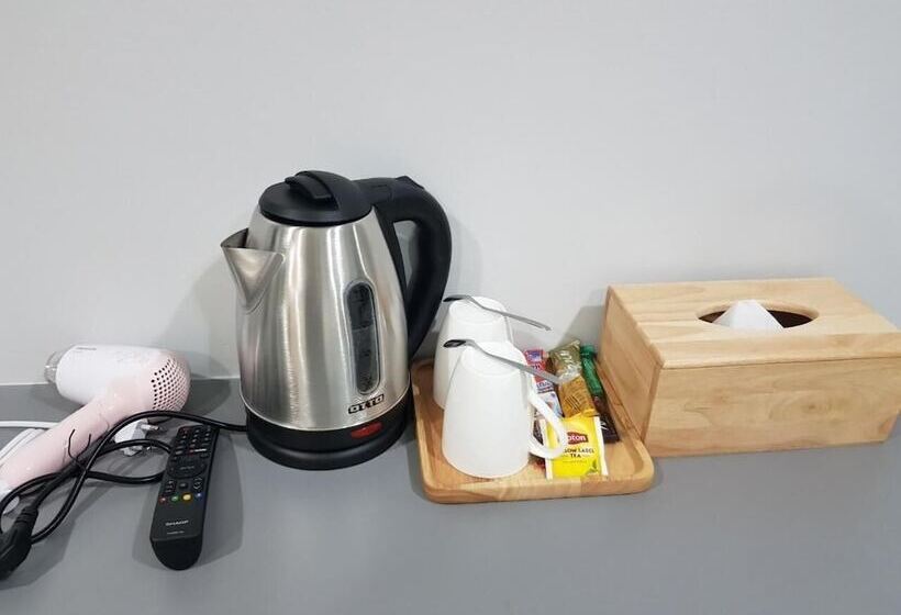 호텔 Monaz River Kwai Kanchanaburi