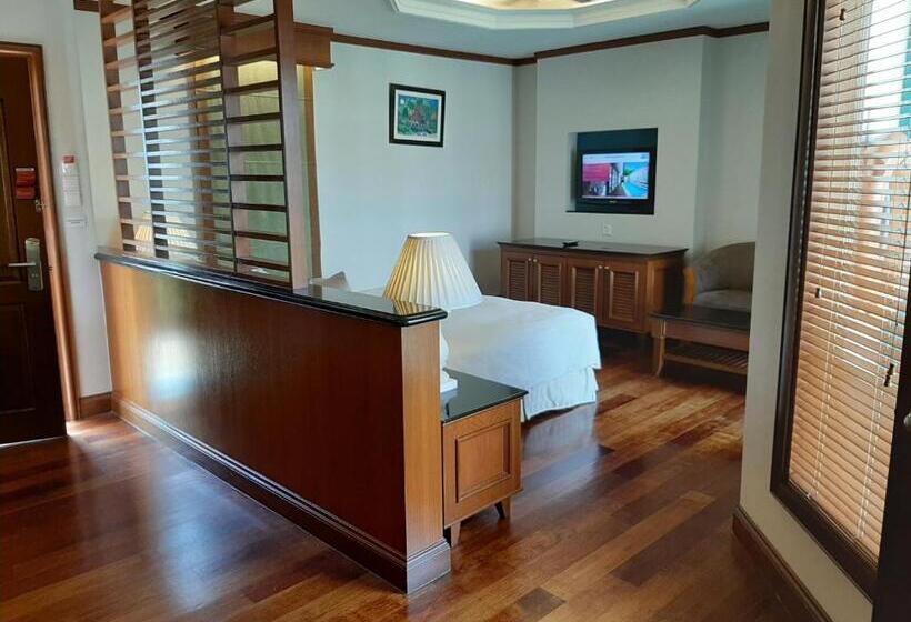 هتل Wonderland Private Chalet Port Dickson
