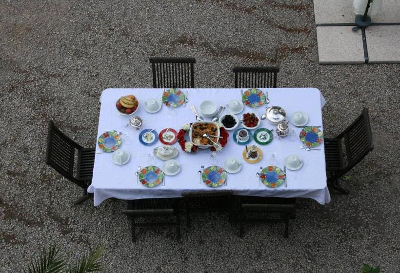 بنسيون Château De La Grèze