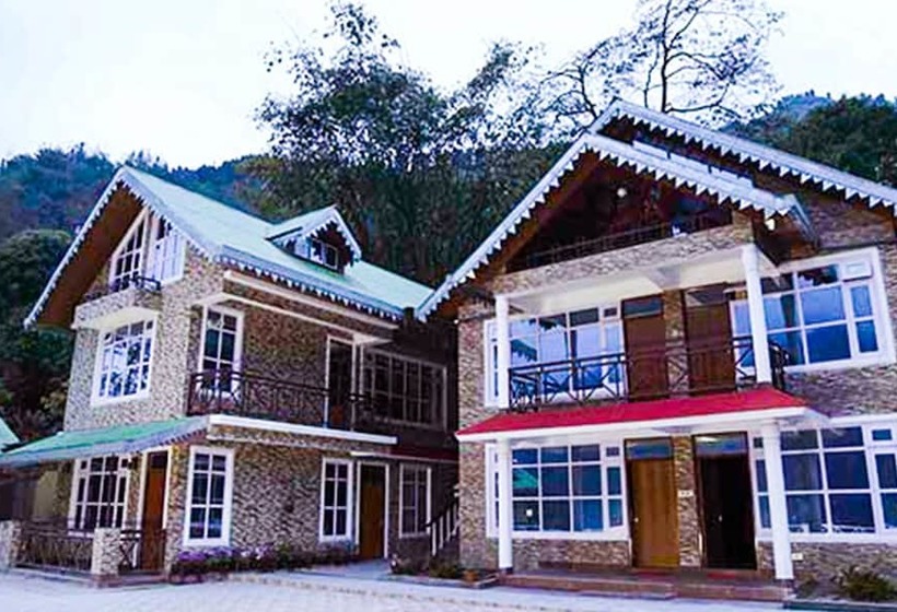 酒店 Alpine Village Resort