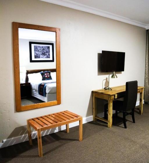 هتل Malkia Trees Lodge