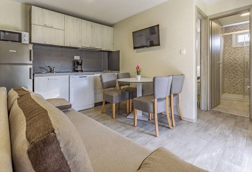 בית מלון כפרי Mobile Home Rojnic