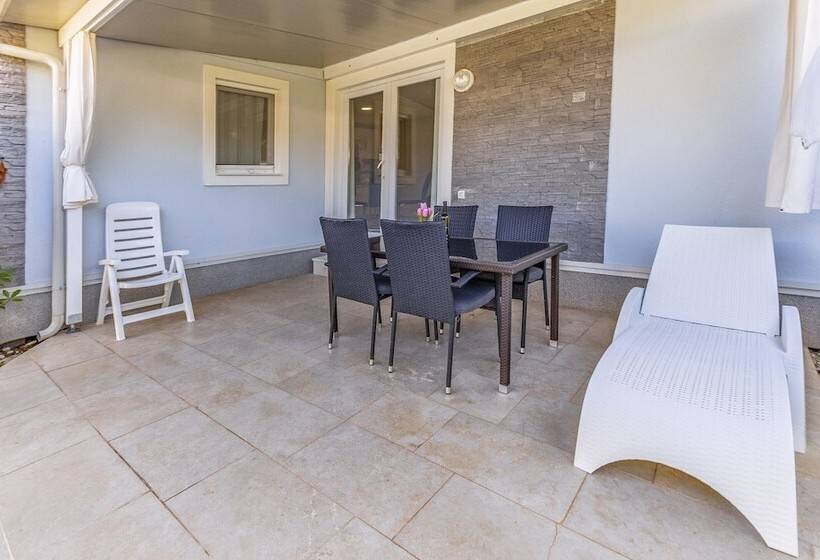 בית מלון כפרי Mobile Home Rojnic