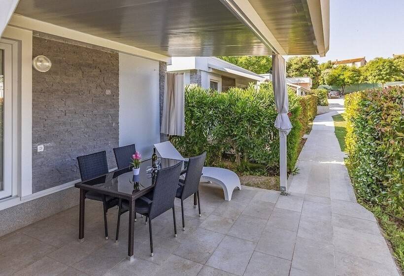 בית מלון כפרי Mobile Home Rojnic