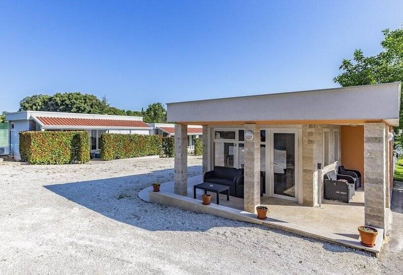 בית מלון כפרי Mobile Home Rojnic