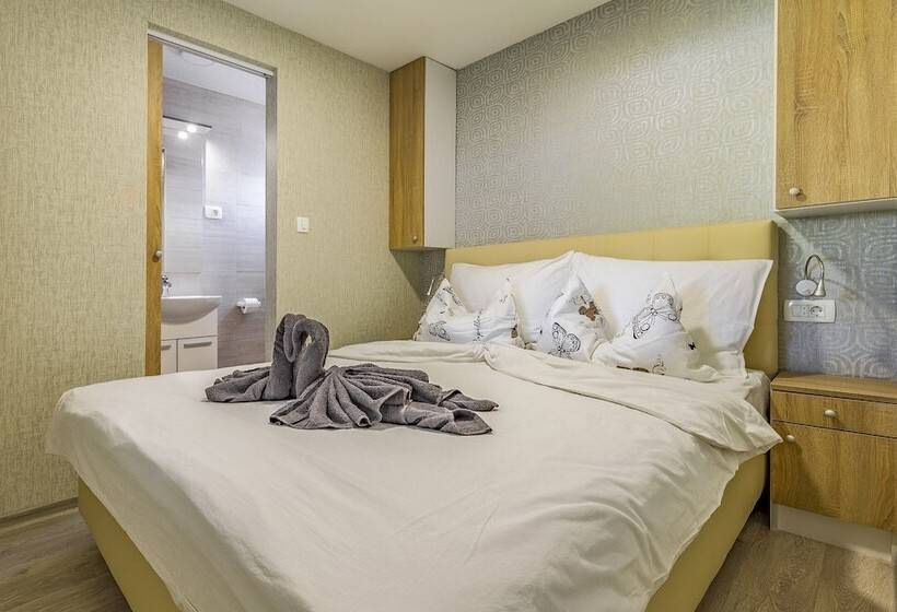 בית מלון כפרי Mobile Home Rojnic