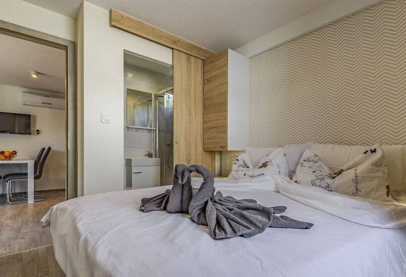 בית מלון כפרי Mobile Home Rojnic