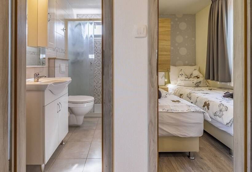 בית מלון כפרי Mobile Home Rojnic