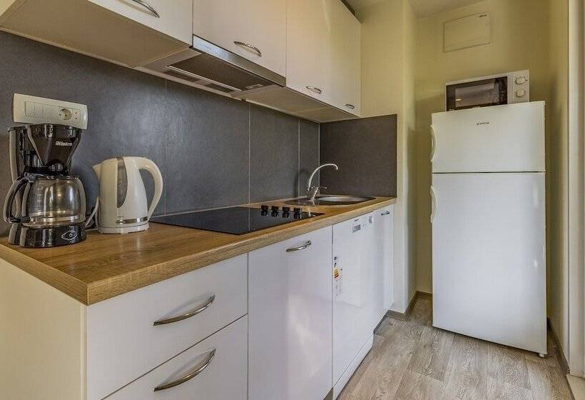 בית מלון כפרי Mobile Home Rojnic