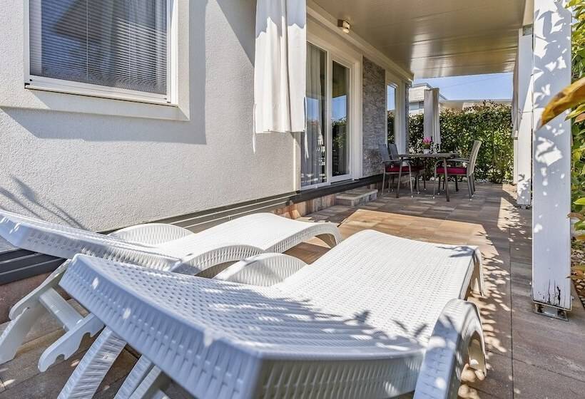 בית מלון כפרי Mobile Home Rojnic