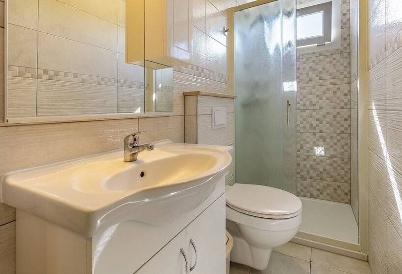 בית מלון כפרי Mobile Home Rojnic