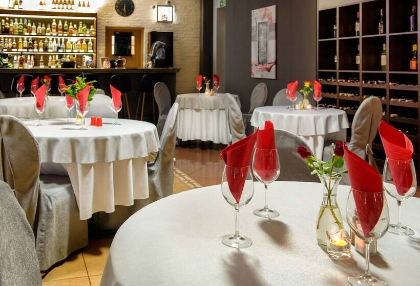 Tailor Hotel Sport & Conference