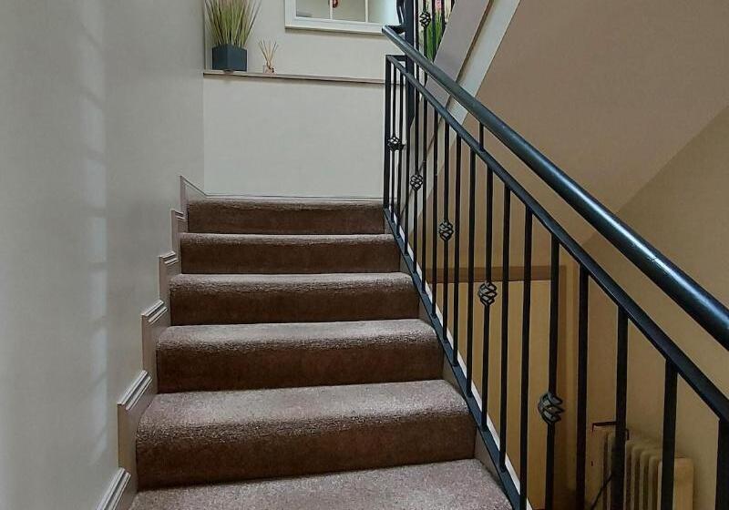 膳宿费 Clancys Of Glenfarne