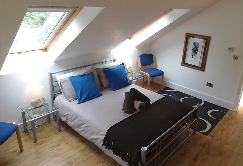 بنسيون Coill Maher Lake House