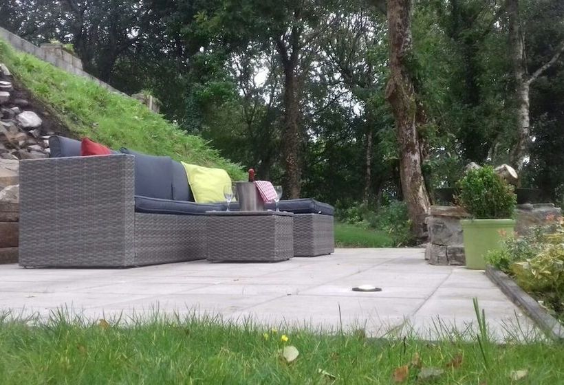 بنسيون Coill Maher Lake House