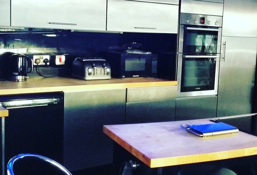 بنسيون Coill Maher Lake House