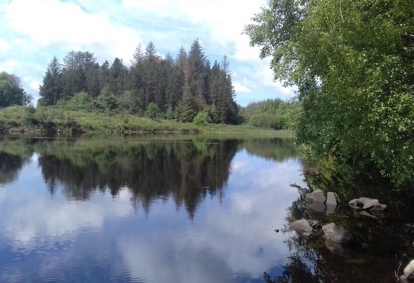 بنسيون Coill Maher Lake House