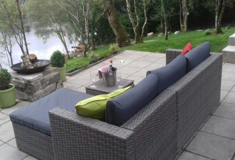 بنسيون Coill Maher Lake House