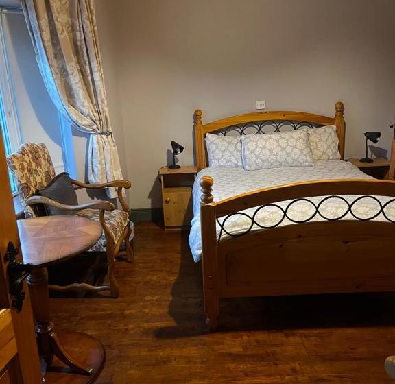 بنسيون Douglasha House V93rx64