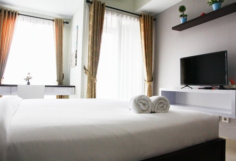 Fabulous Studio Grand Dhika City Apartment By Travelio