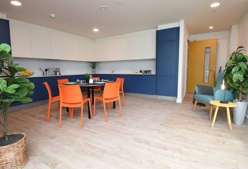 Yugo Explore   Lee Point