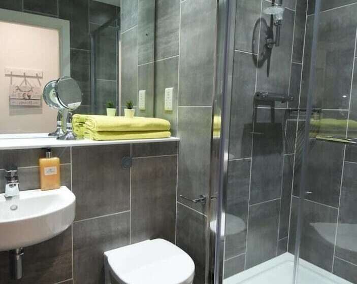 Yugo Explore   Lee Point