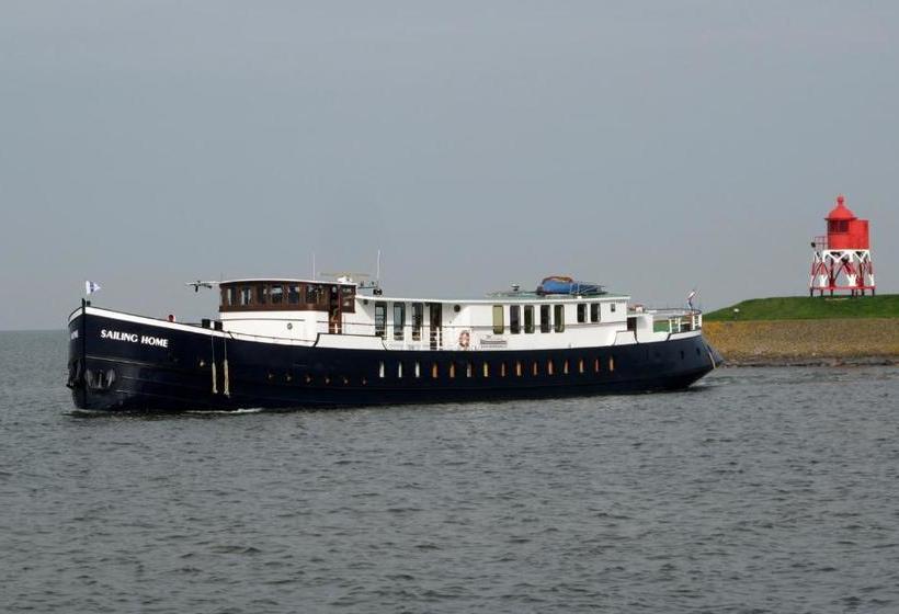 Botel Sailing Home