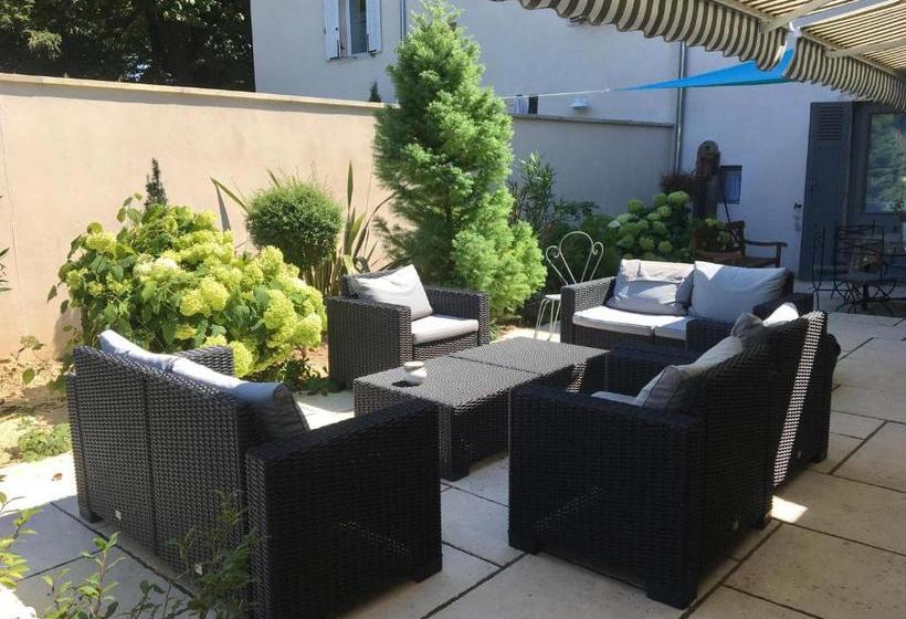 بنسيون De La Chambre Au Jardin