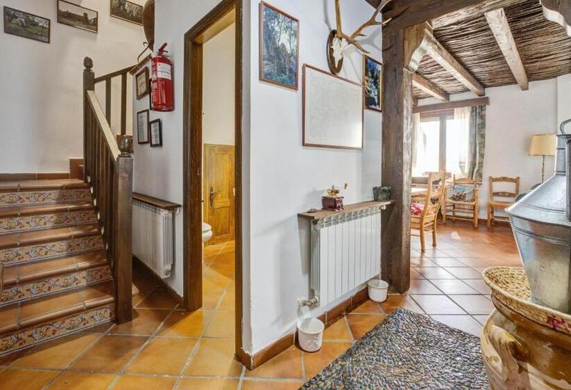 Comfortable Villa In Puebla De Don Rodrigo With Private Pool