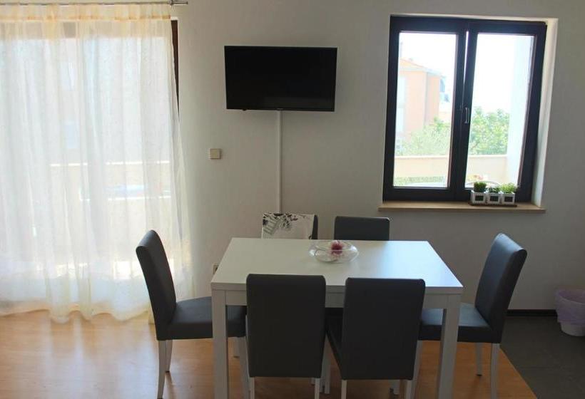 Apartment Arna