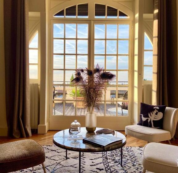 민박 Quand La Ville Dort