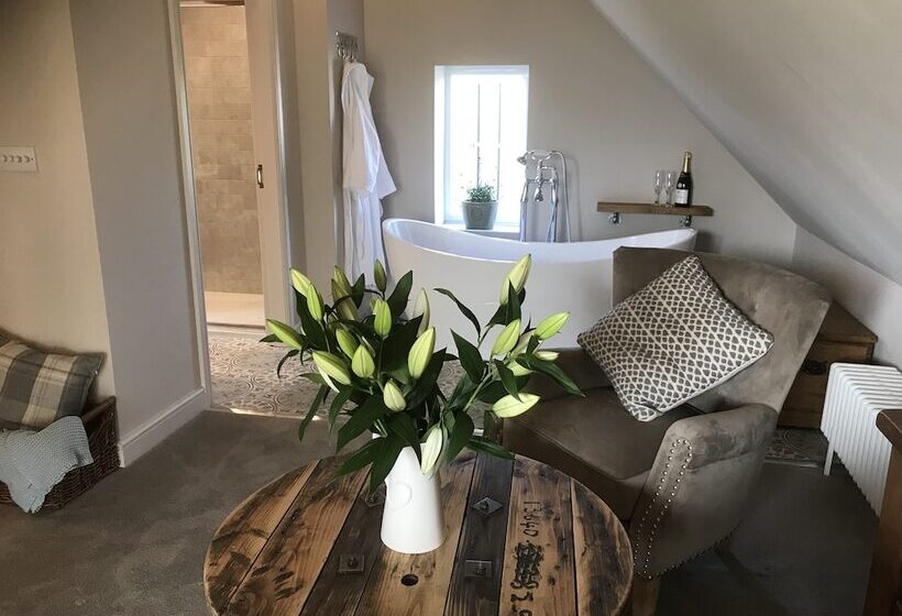 مبيت وإفطار The Old Dower House